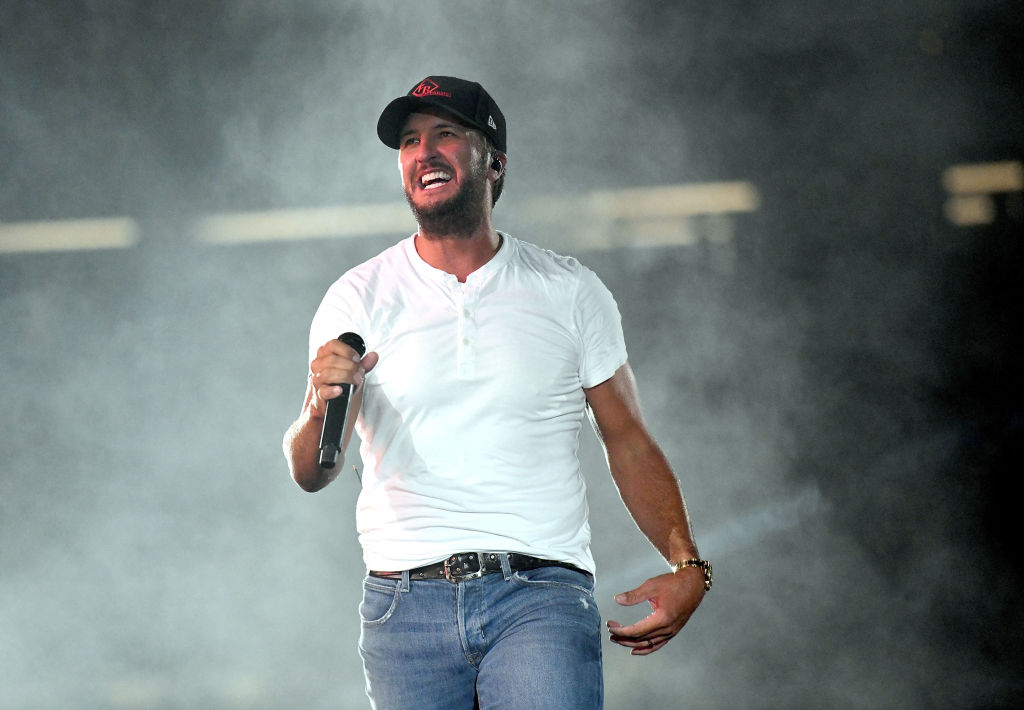 LOS ANGELES, CA - JULY 28:  Country singer Luke Bryan performs onstage during the 'What Makes You C...