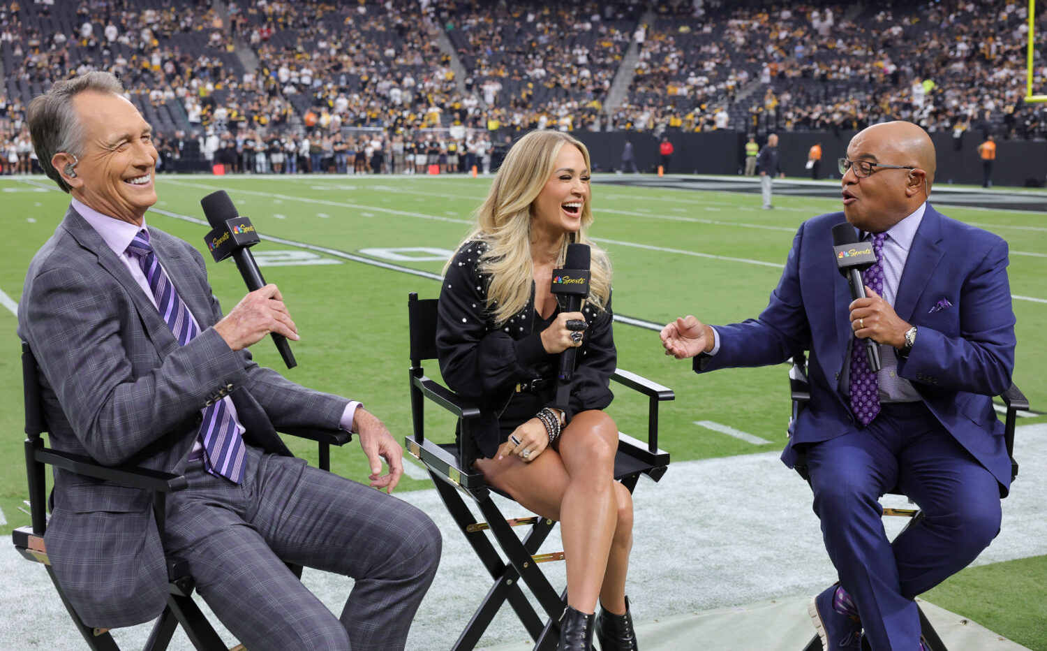 LAS VEGAS, NEVADA - SEPTEMBER 24: (L-R) NBC Sunday Night Football color commentator Cris Collinswor...