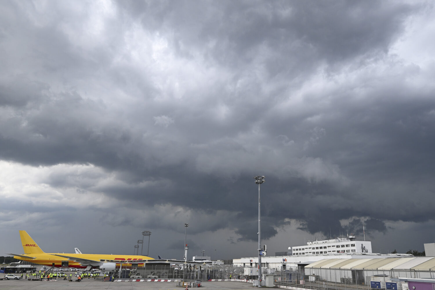 FRANKFURT AM MAIN, GERMANY - JUNE 02:  A thunderstorm warning is causing a delay prior to the depar...